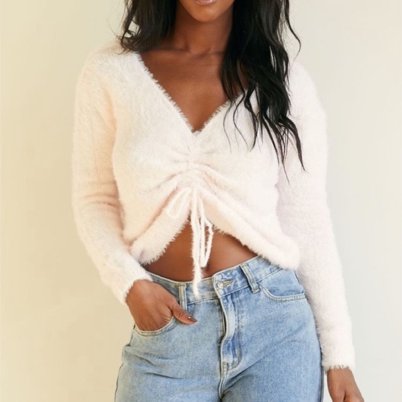 🔹New🔹Winter White Fuzzy Knit Sweater - Picture 4 of 5